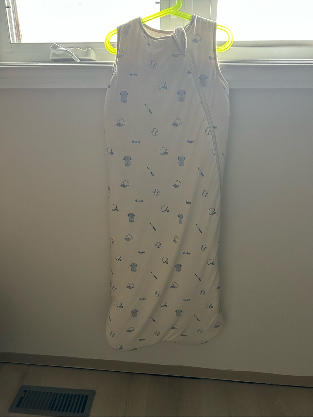 1.0tog sleep sack. Pip and Phee bamboo. Baseball print. Size large 18m+